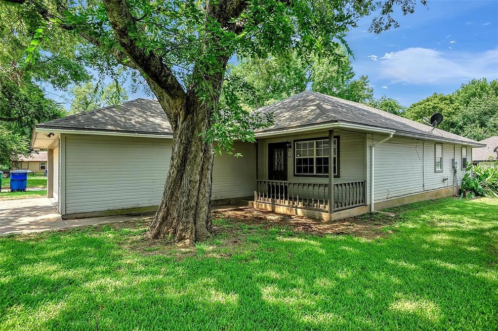 602 S Magnolia St, Pottsboro, TX 75076 - photo 1