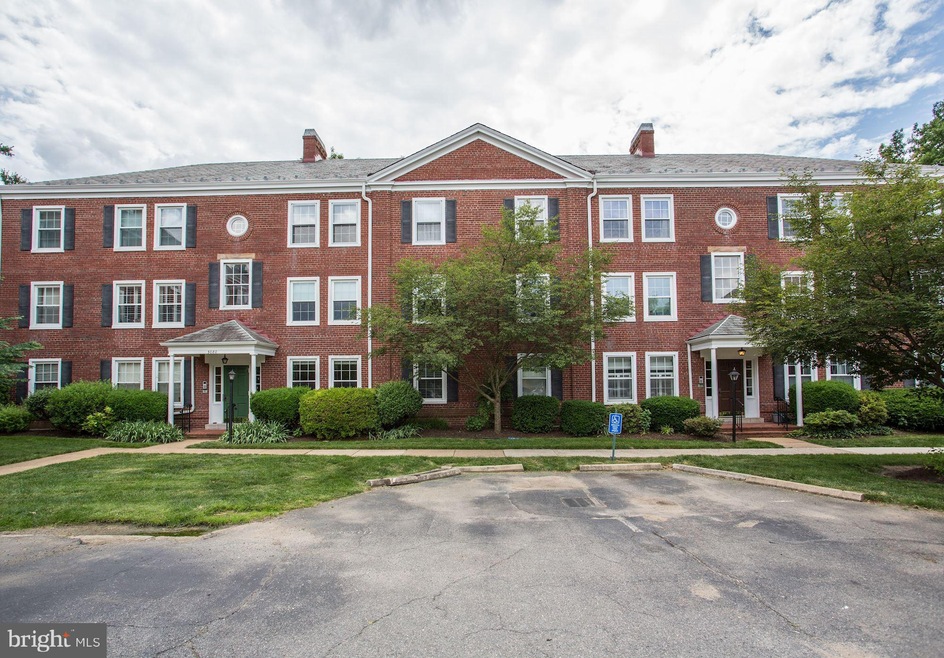 3080 S Abingdon St unit A2, Arlington, VA 22206 - photo 1