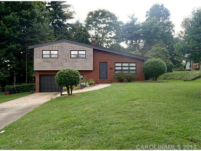 529 Holland Dr, Statesville, NC 28677 - photo 1