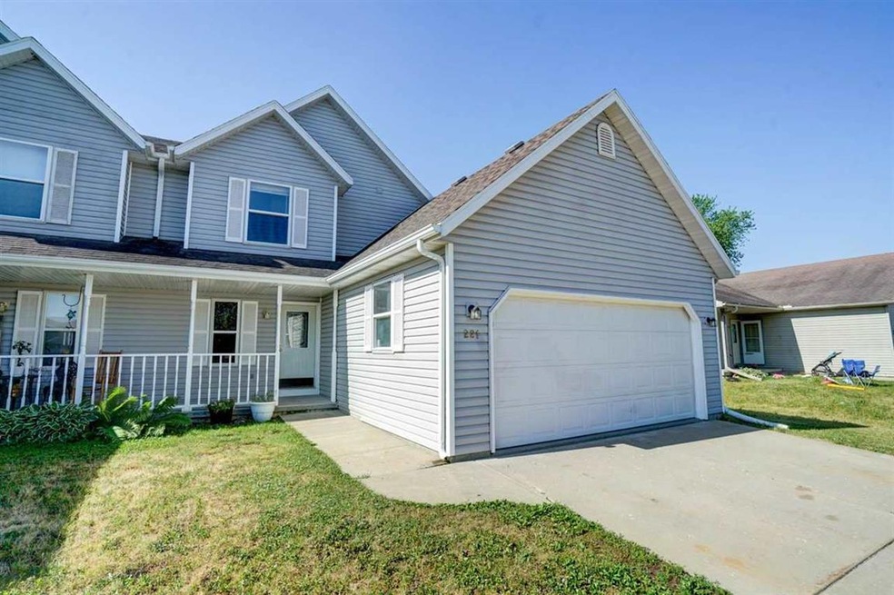 221 Division St, Brooklyn, WI 53521 - photo 1