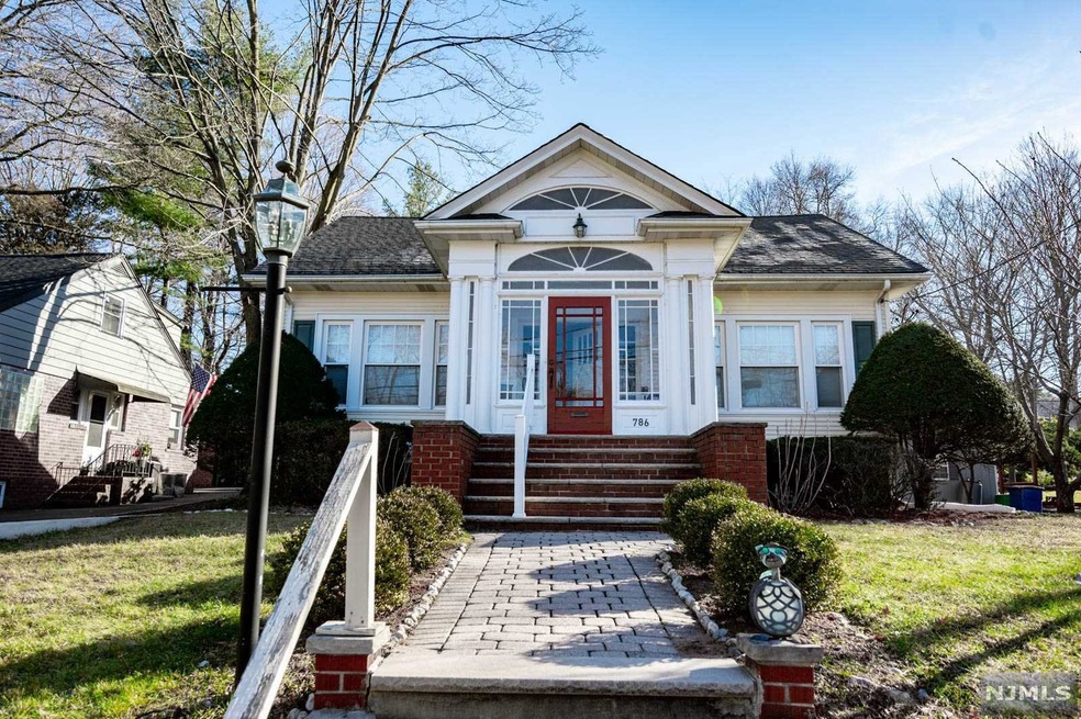 786 7th Ave, River Edge, NJ 07661 - photo 1