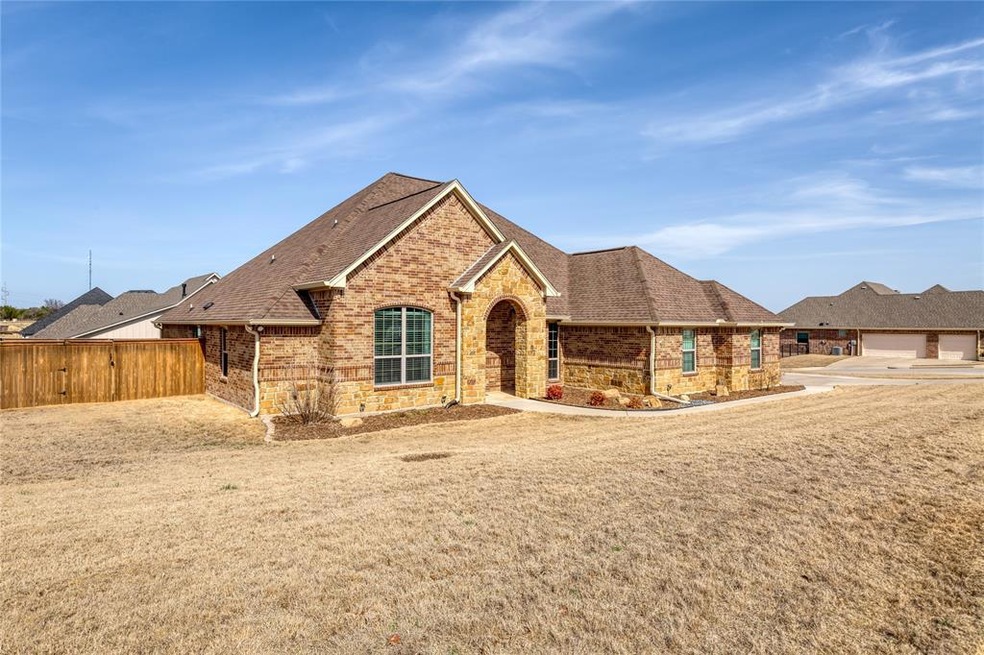 3217 Lakeway Dr, Weatherford, TX 76087 - photo 1