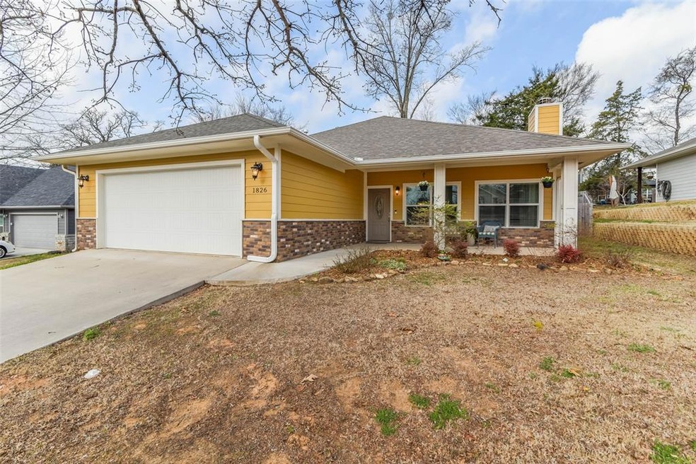 1826 Woodland Park Dr, Denison, TX 75020 - photo 1
