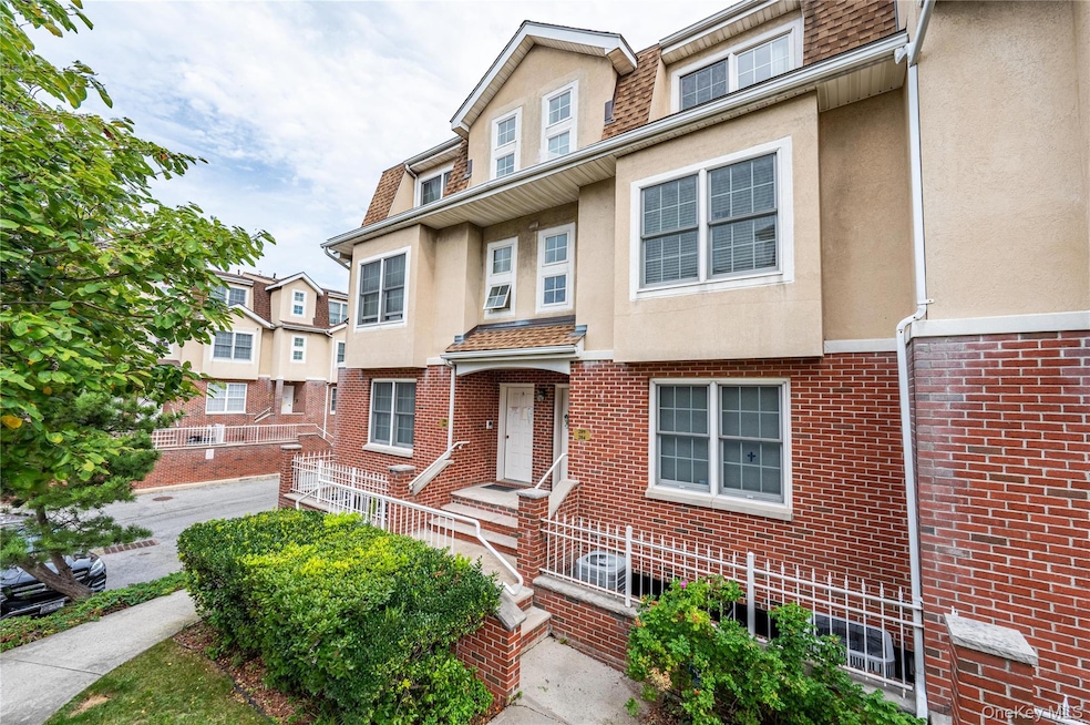 1 Patricia Ln unit 209, Bronx, NY 10465 - photo 1