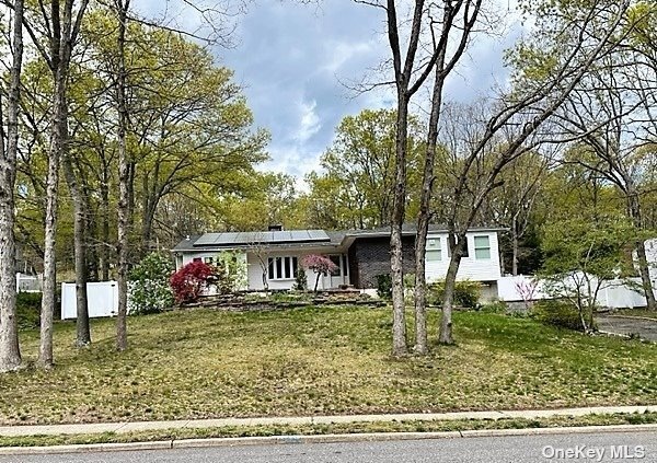 139 Washington Blvd, ComMacK, NY 11725 - photo 1