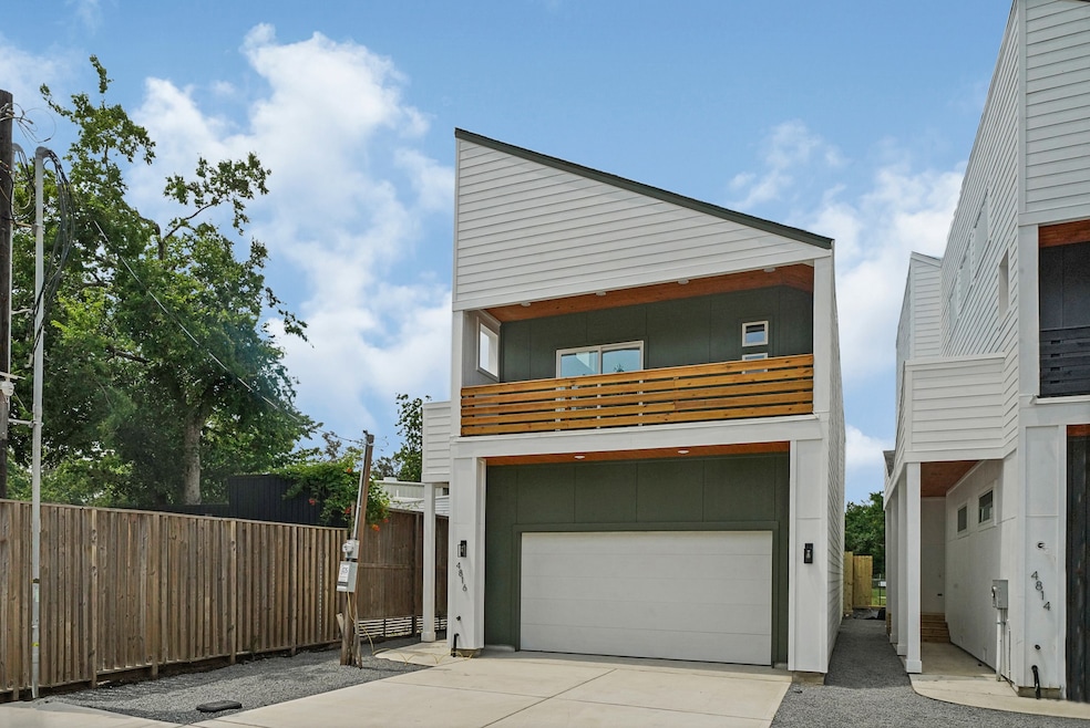 4816 Creekmont Dr, Houston, TX 77091 - photo 1