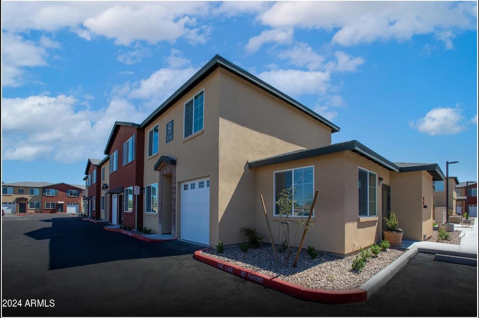 677 E Commonwealth Place unit 3, Chandler, AZ 85225 - photo 1