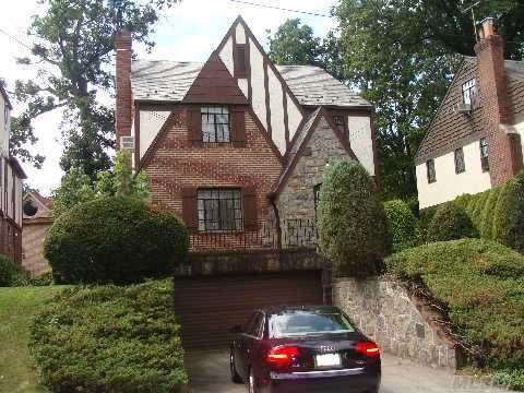 8134 Kent St, Jamaica, NY 11432 - photo 1