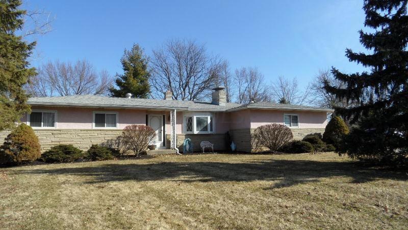 1410 E Cooke Rd, Columbus, OH 43224 - photo 1