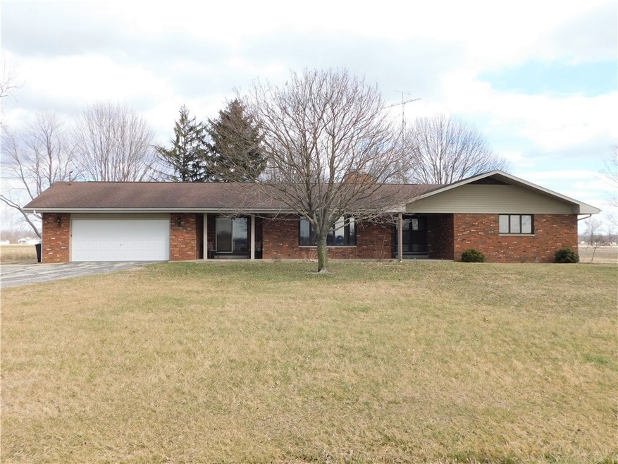 9864 N 1375th St, Effingham, IL 62401 - photo 1