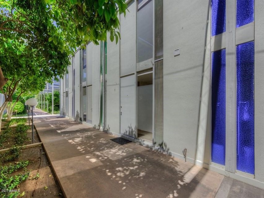 001_Front Entry