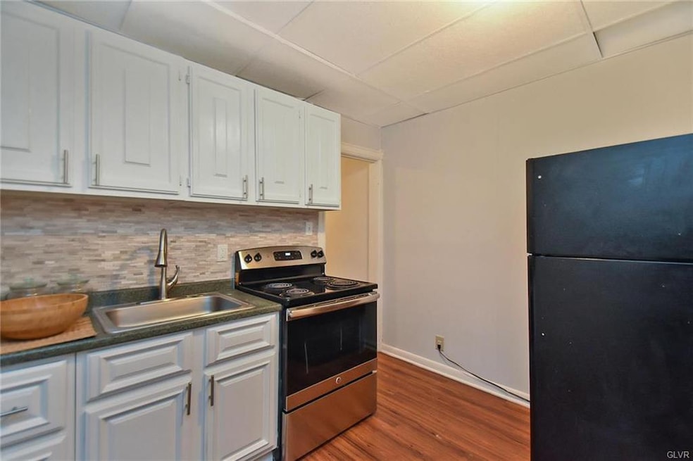 322 N Franklin St unit 2 FL, Allentown, PA 18102 - photo 1