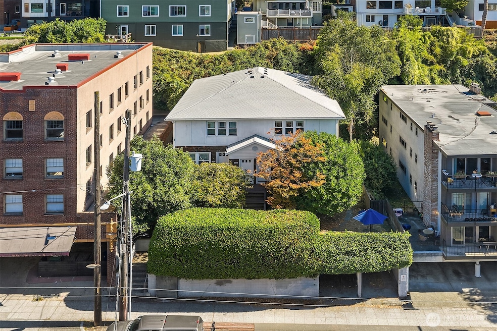 Pending $2,150,000 • Co-Listing Agent