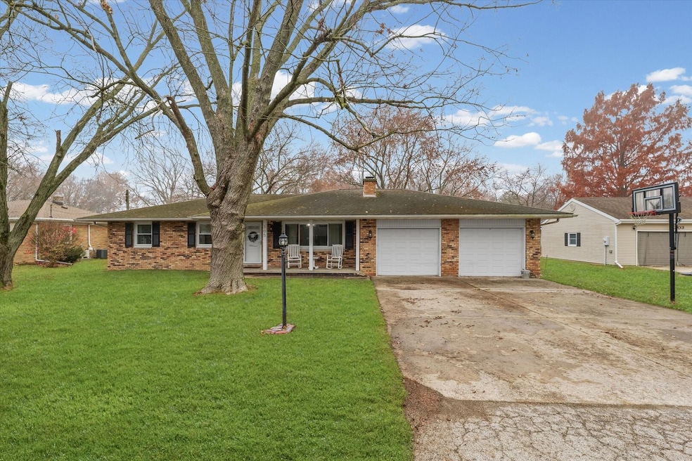 305 S West St, Mahomet, IL 61853 - photo 1