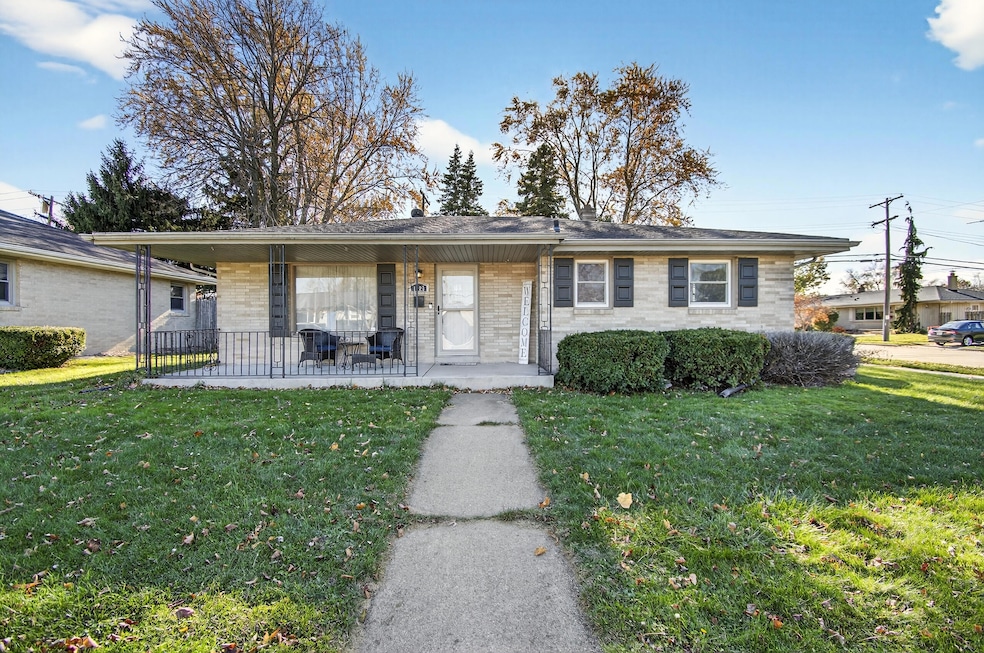 1123 Montclair Dr, Racine, WI 53402 - photo 1