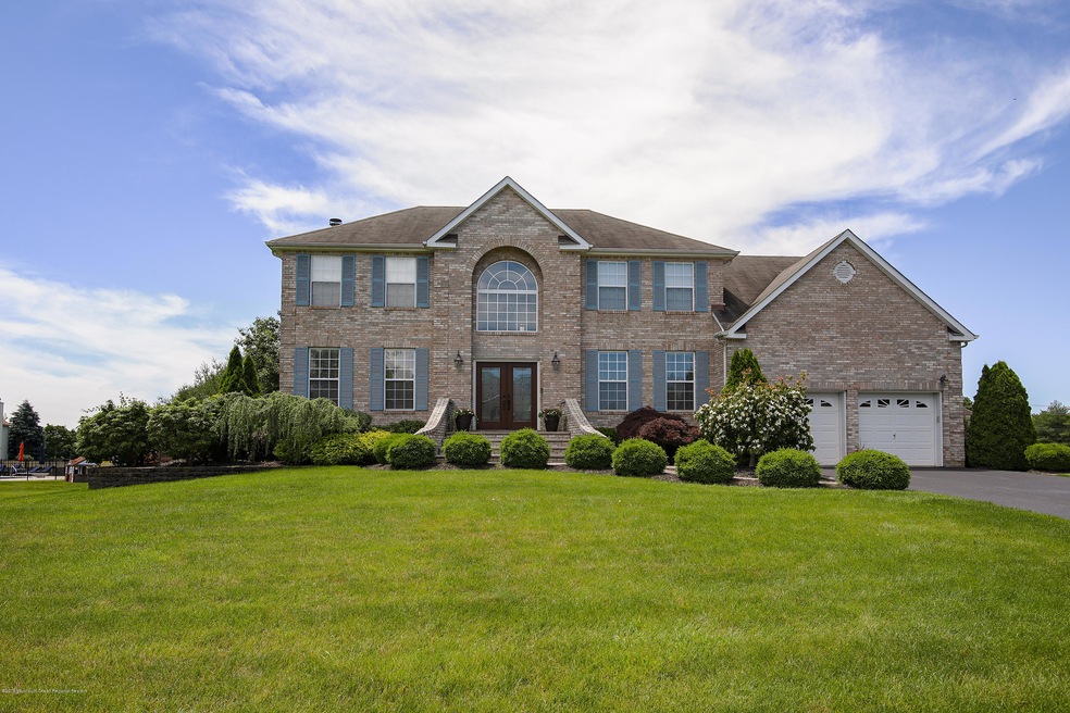 881 Oakley Dr, Freehold, NJ 07728 - photo 1