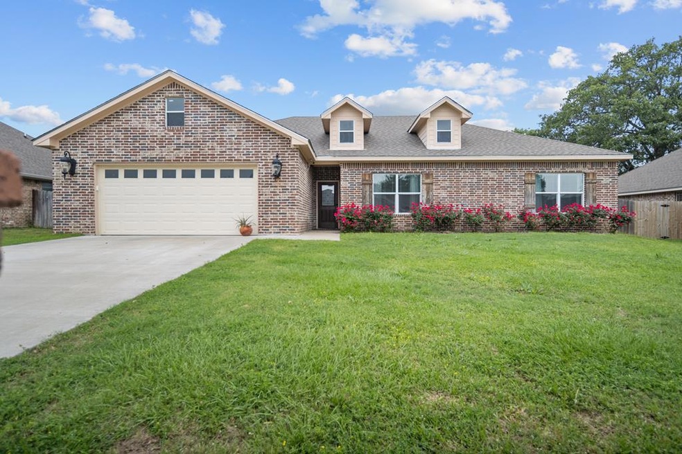 191 Plumridge, Lufkin, TX 75904 - photo 1