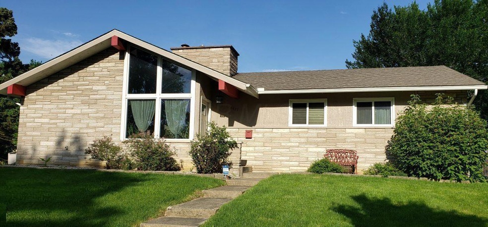 5577 Cherrywood Rd, Columbus, OH 43229 - photo 1