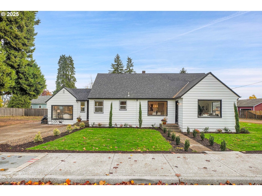 574 S Ivy St, Canby, OR 97013 - photo 1