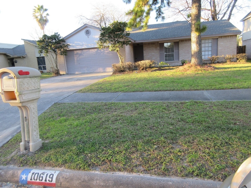 10619 Mackenzie Dr, Houston, TX 77086 - photo 1