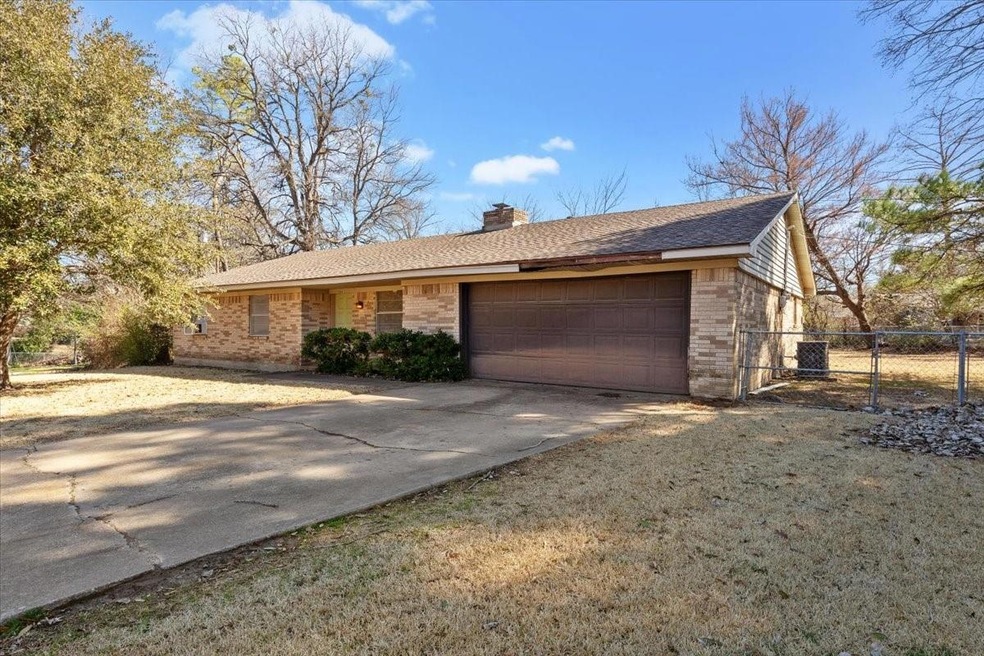 104 Wes Michael Cir, Bonham, TX 75418 - photo 1