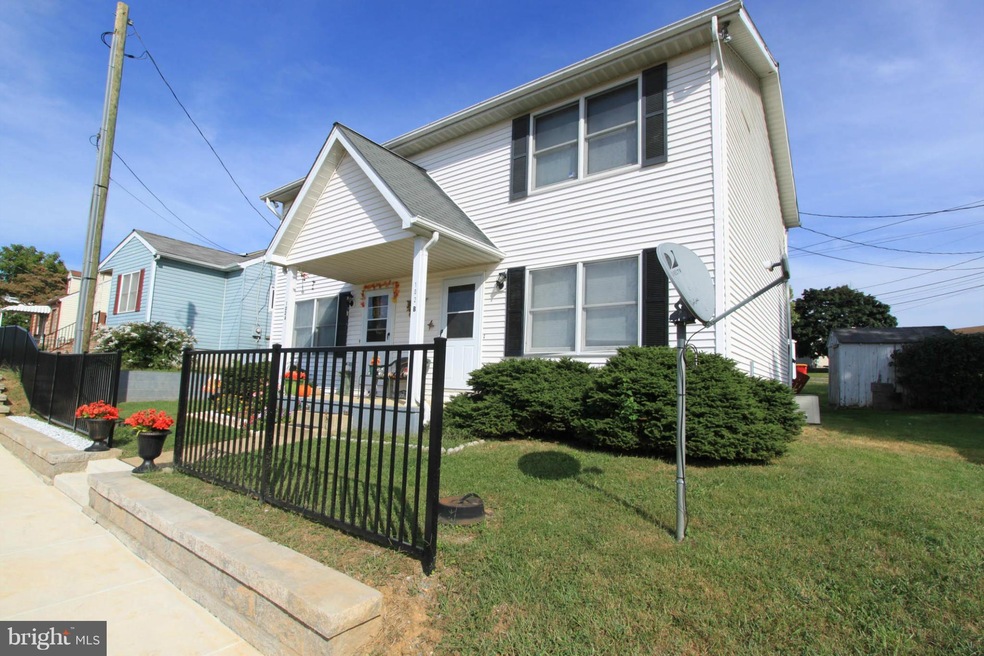 102 N Fairfax Blvd, Ranson, WV 25438 - photo 1