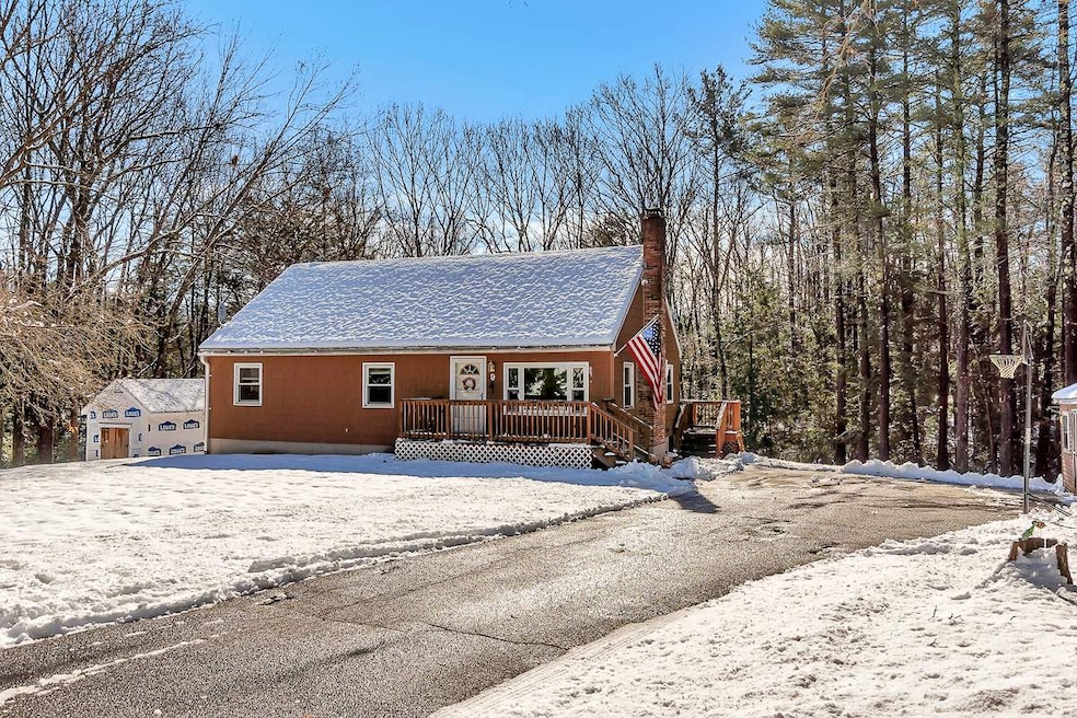 9 Meadowview Dr, Newton, NH 03858 - photo 1