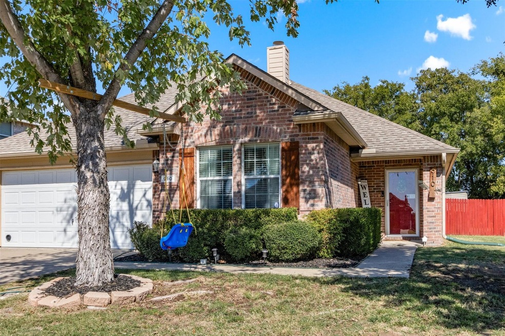 910 Fleming St, Wylie, TX 75098 - photo 1