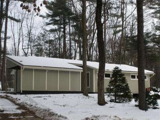 32 Hickory Ln, Amherst, MA 01002 - photo 1