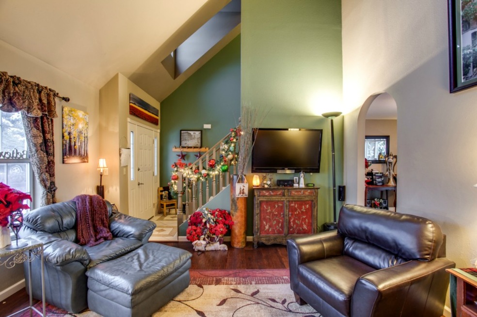 820 12th St NE, East Wenatchee, WA 98802 - photo 1