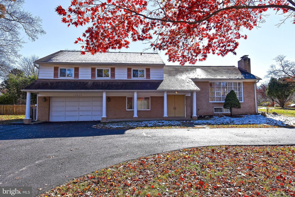 10434 Windsor View Dr, Potomac, MD 20854 - photo 1