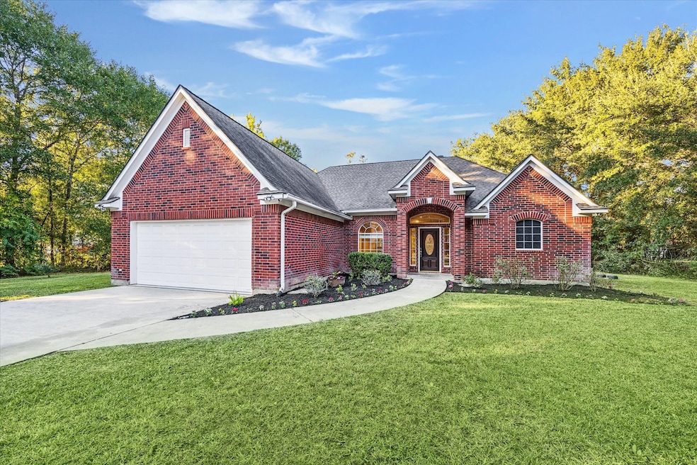 Welcome to 13200 N Decker Dr! This 2003 1-story custom home is move-in ready!