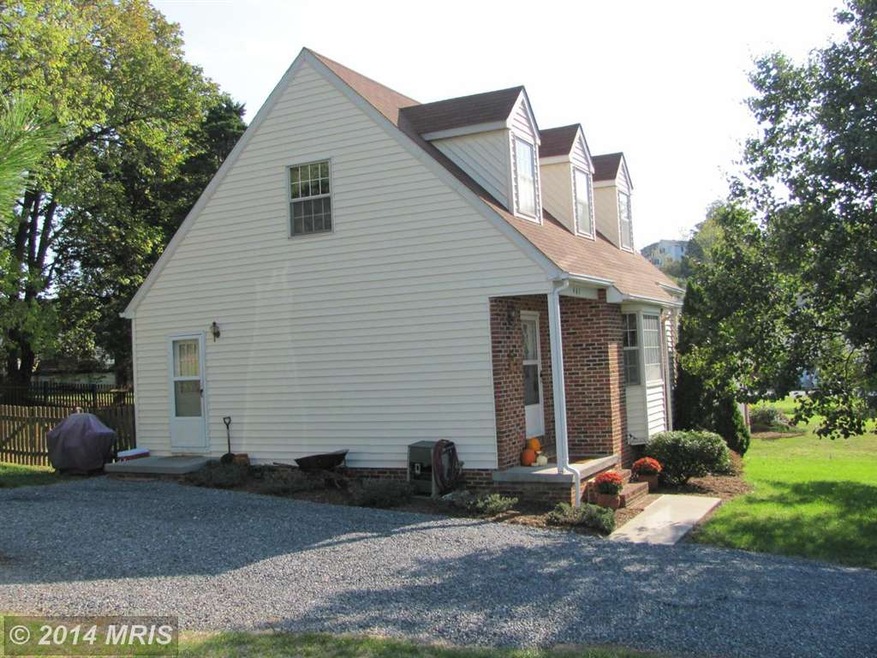 467 Virginia St, Strasburg, VA 22657 - photo 1