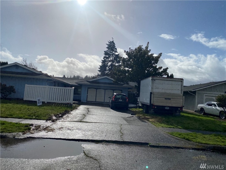 3821 Oak St, Longview, WA 98632 - photo 1