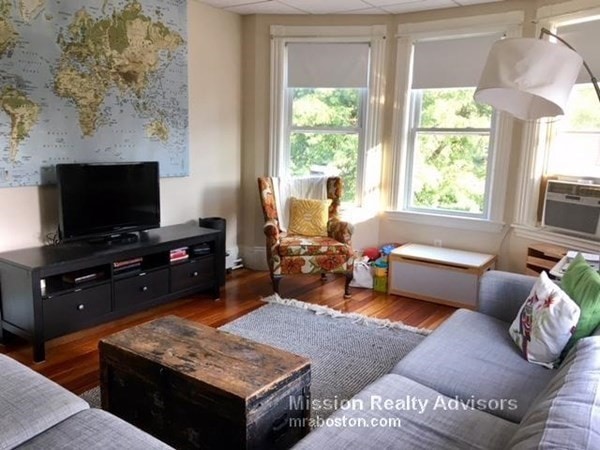 8 Custer St unit 1, Jamaica Plain, MA 02130 - photo 1