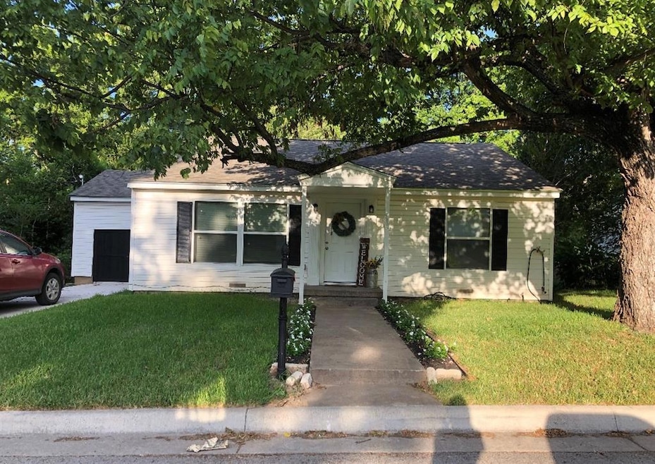 510 N Merrimac St, Weatherford, TX 76086 - photo 1