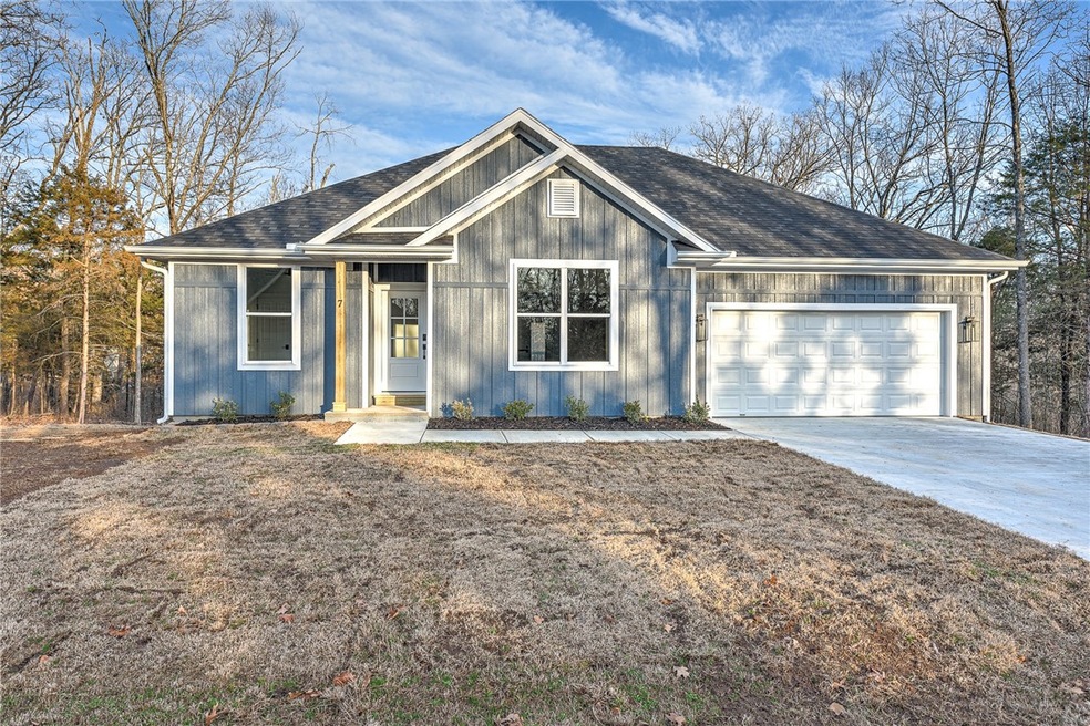 7 Holcombe Ln, Bella Vista, AR 72714 - photo 1