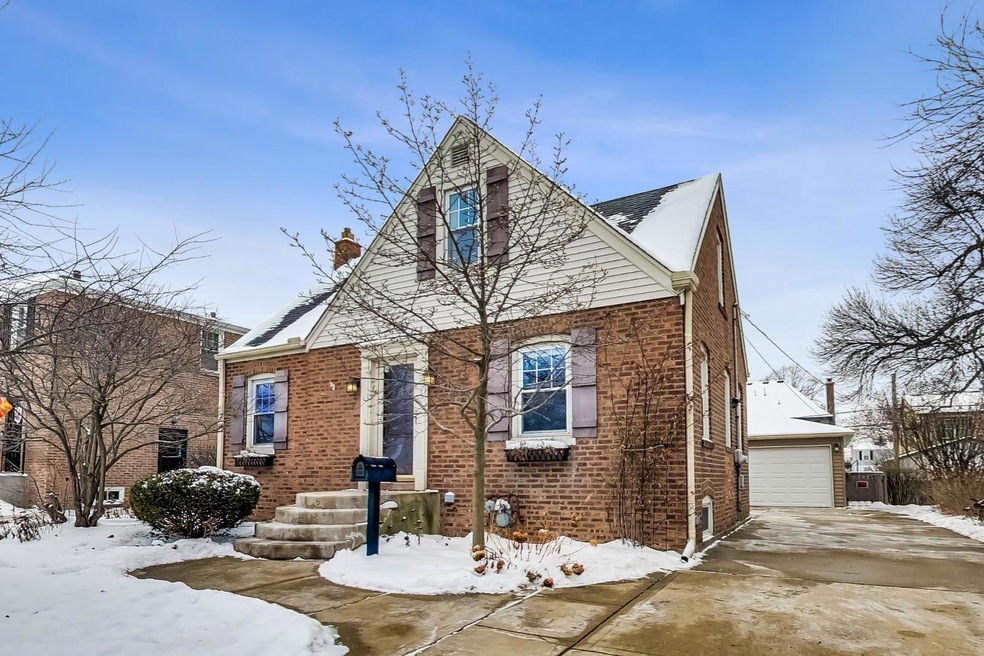 952 S Spring Rd, Elmhurst, IL 60126 - photo 1