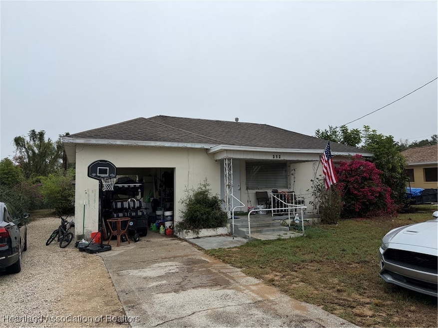 313 E Walnut St, Avon Park, FL 33825 - photo 1