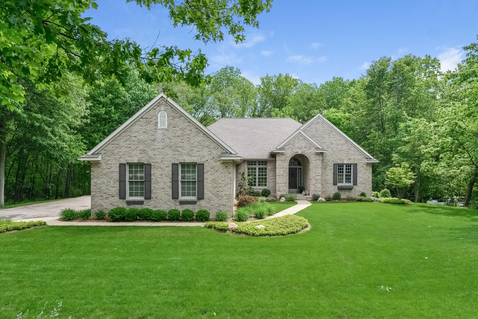 001-Front_View-5822490-large