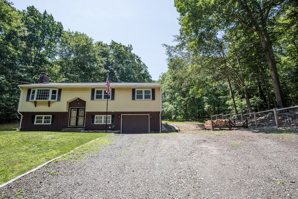 35 Jackson Rd, Higganum, CT 06441 - photo 1