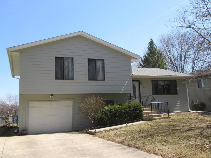 236 S Plum St, Front