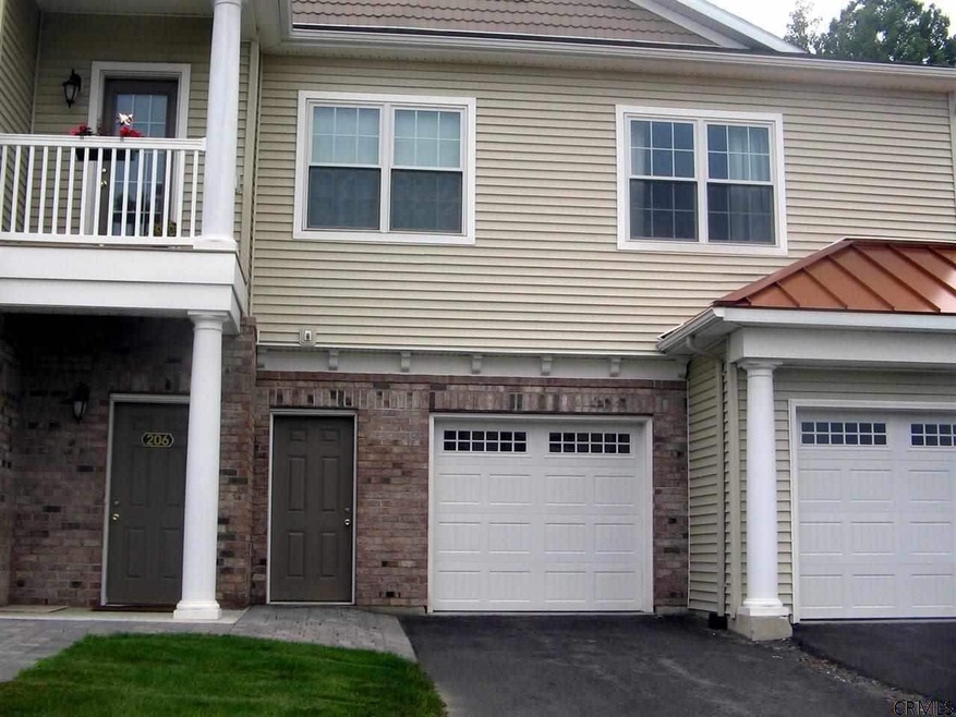 904 Vly Pointe Dr, Niskayuna, NY 12309 - photo 1