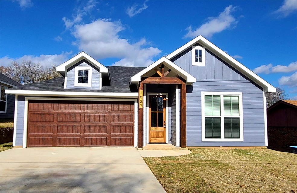 1627 W Elm St, Denison, TX 75020 - photo 1