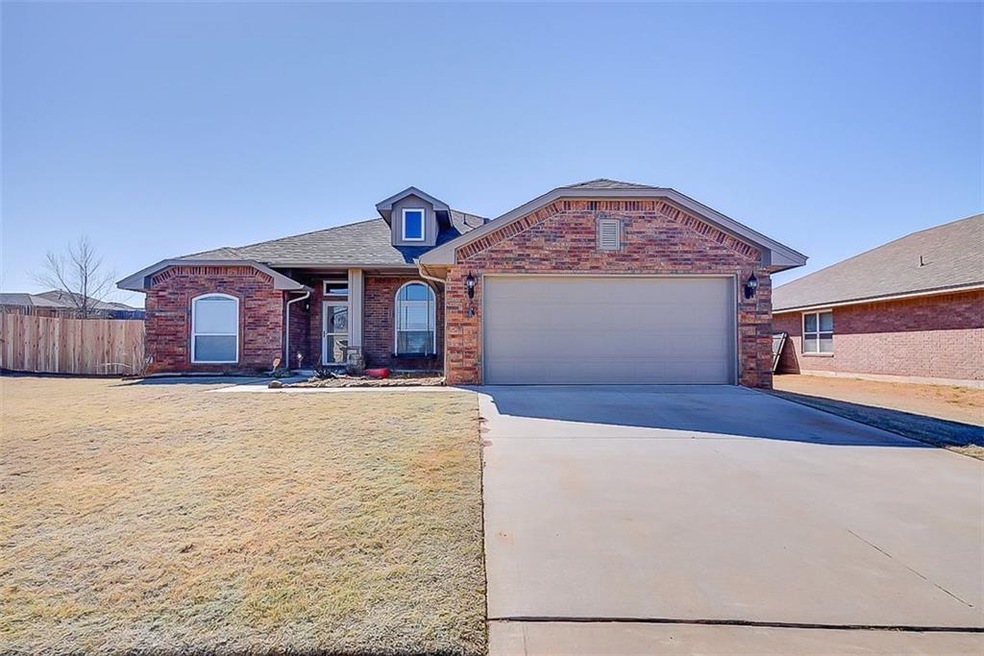 924 Eagle Cliff Dr, Norman, OK 73072 - photo 1