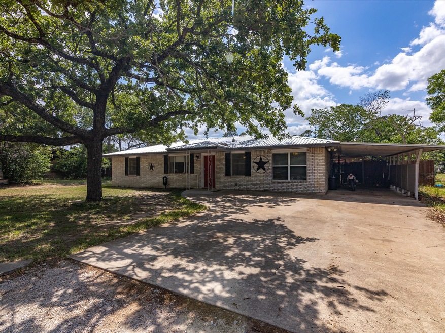 1009 Red Oak St, Azle, TX 76020 - photo 1