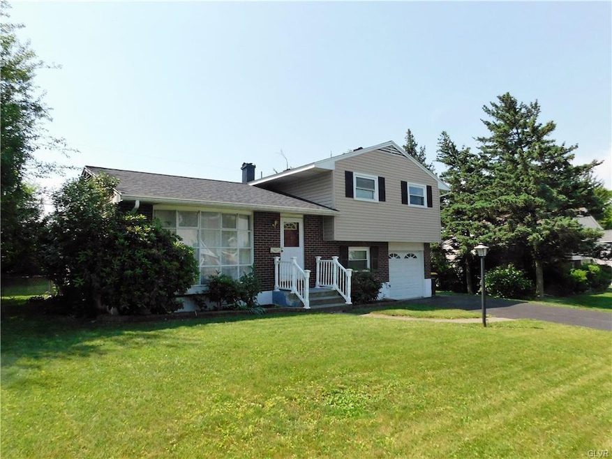 3322 Thomas St, Whitehall, PA 18052 - photo 1