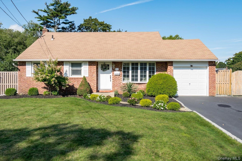 812 Pine Ave, West Islip, NY 11795 - photo 1