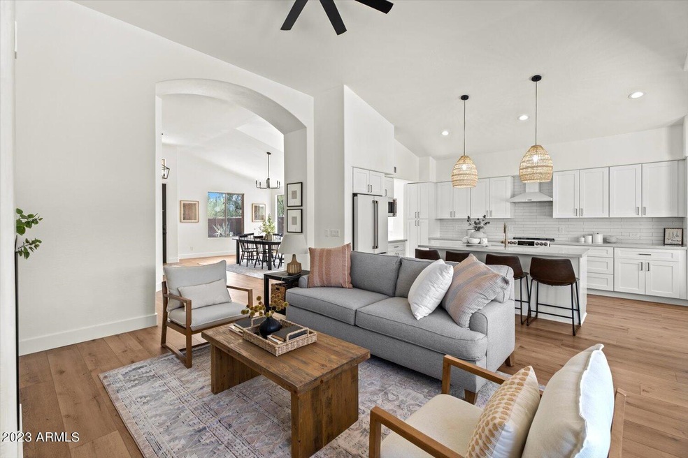 06-Family room 2
