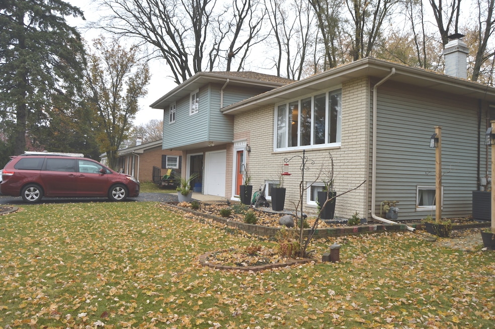 16431 S Mayleon Dr, Plainfield, IL 60586 - photo 1